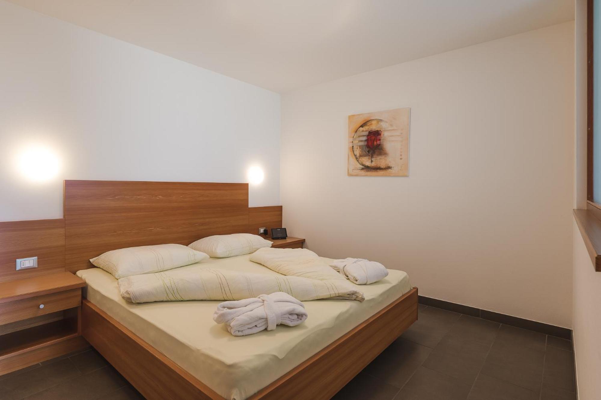 Hotel - Appartements Schmied Hans Schenna