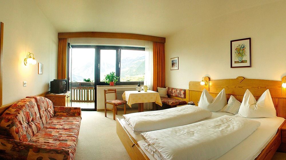 Aparthotel Hotel - Appartements Schmied Hans Schenna